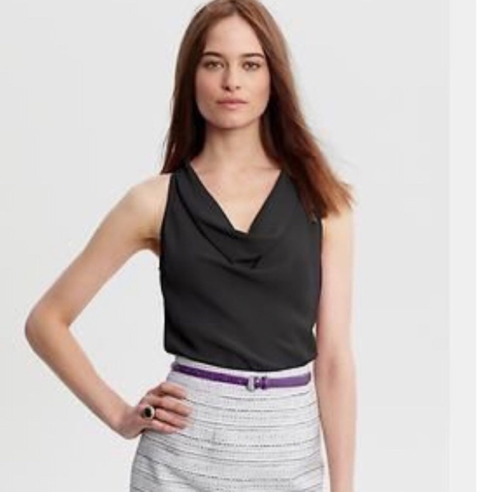 Banana Republic Racerback crowlneck tank
